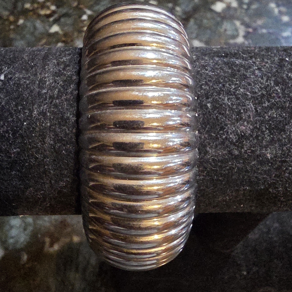 Silver Ribbed Bangle Bracelet - Picture 5 of 5